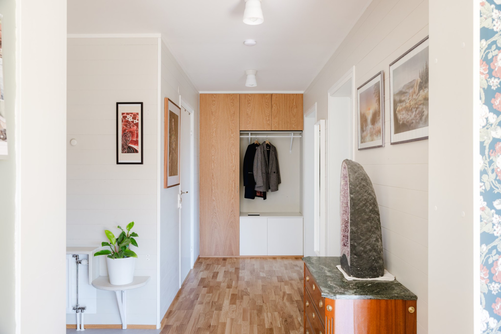 Rymlig hall Trädgårdsmästarstigen 10