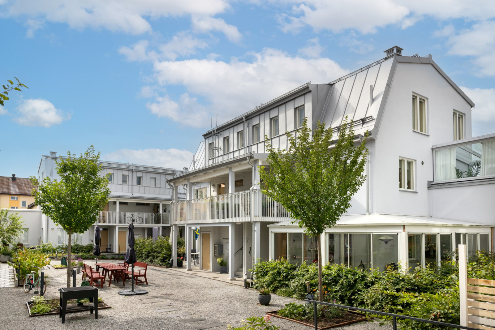 Innergård Rönninge Torg 14