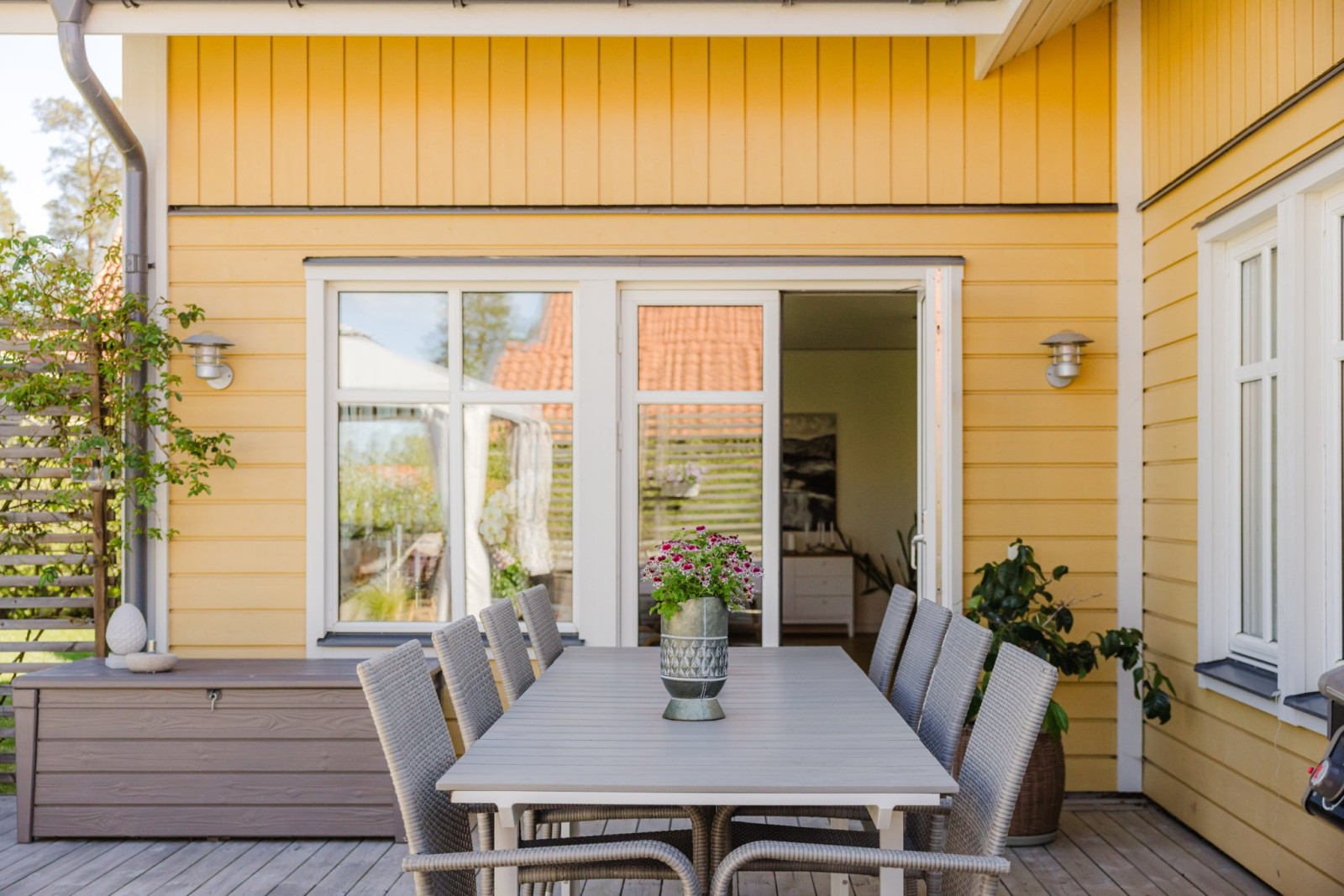 Uteplats på baksidan Högvretsvägen 31