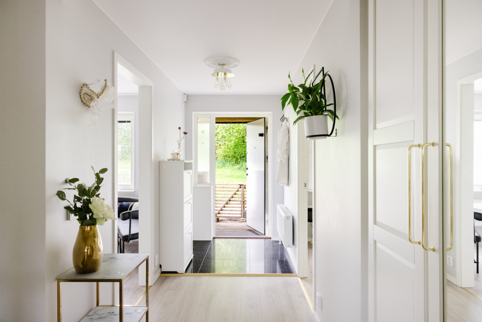 Entré med fina materialval Timmermansstigen 29