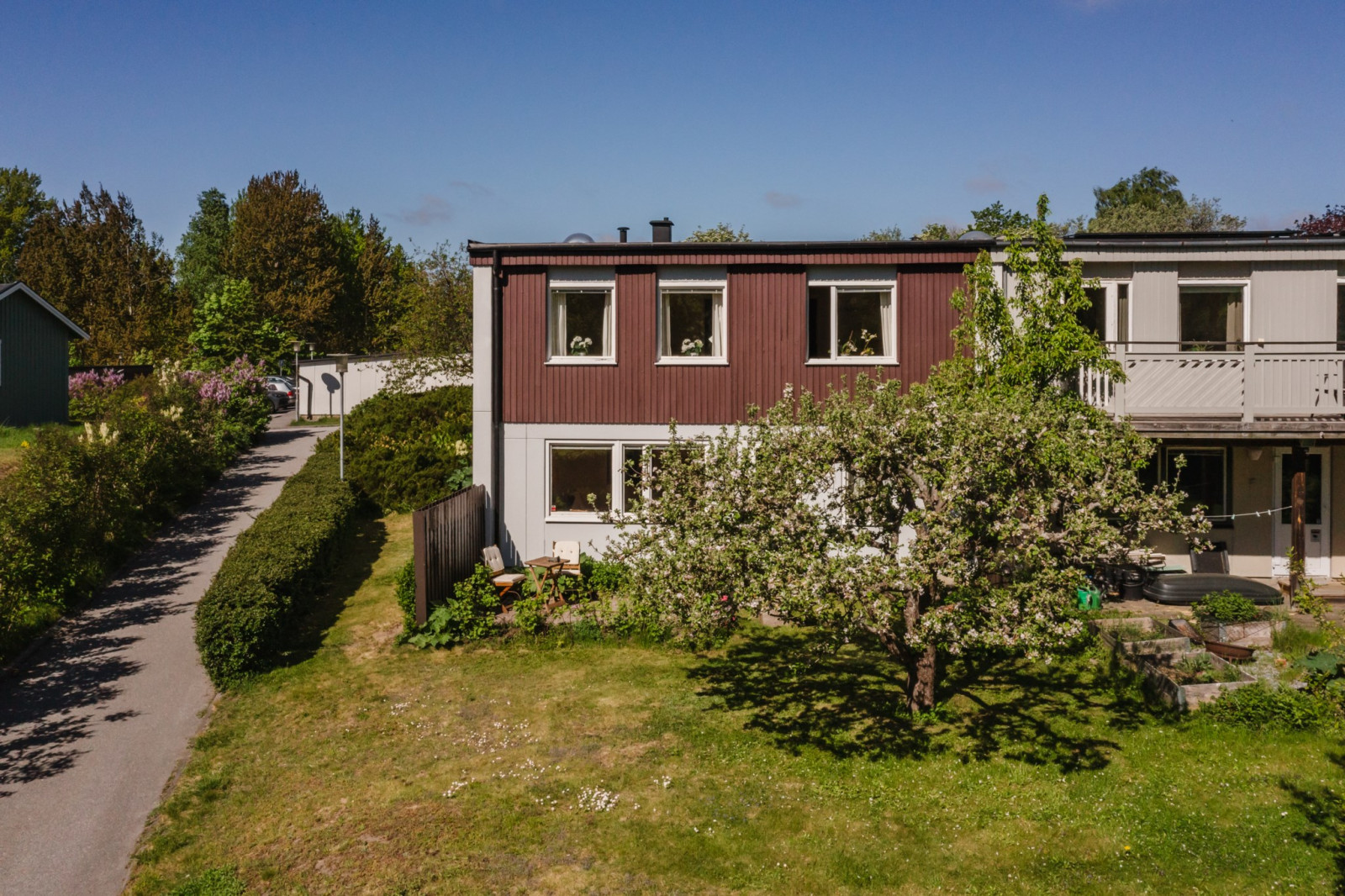 Fantastisk hörntomt med sol hela dagen Fjärilstigen 97