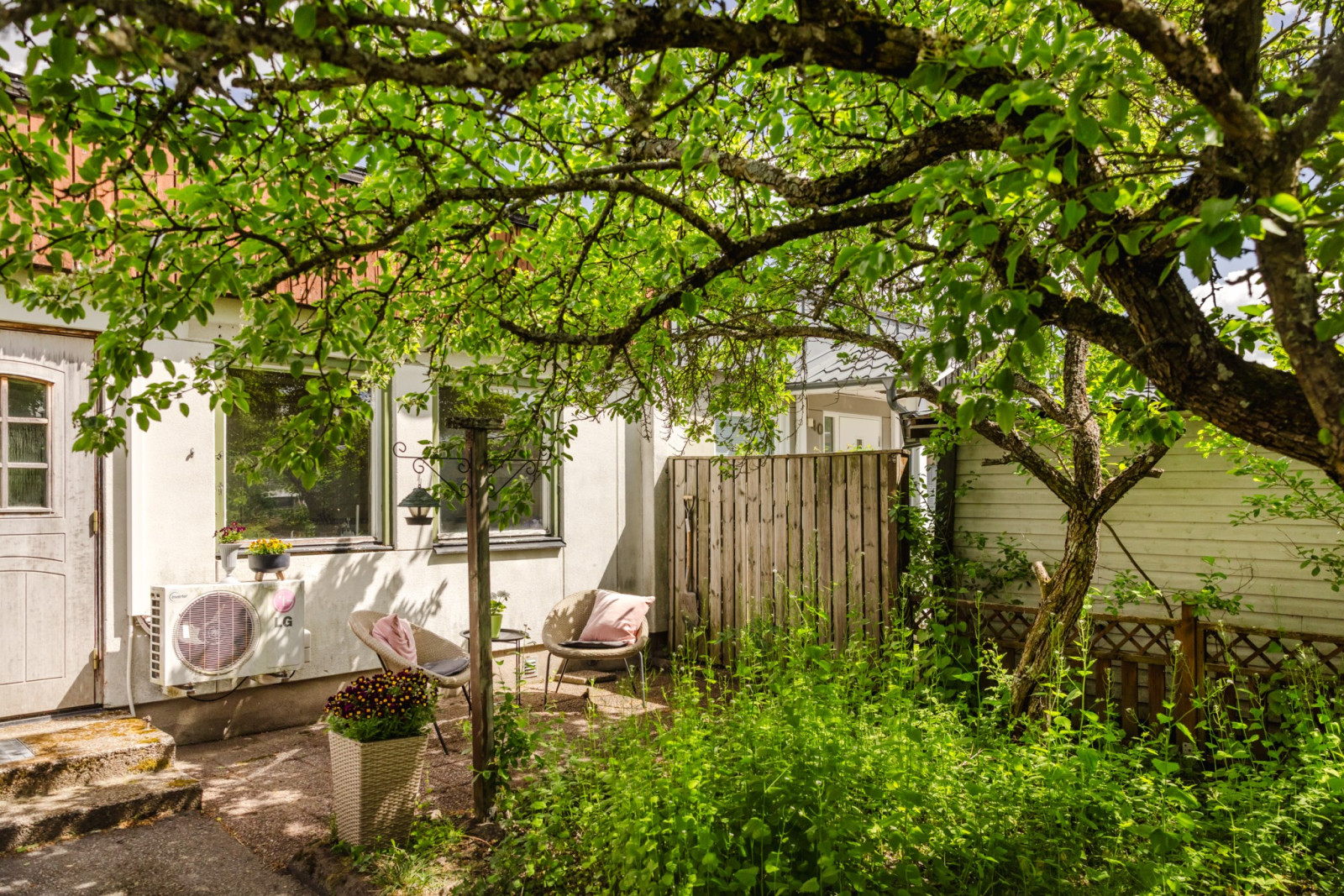 Stenbelagd uteplats Kantarellstigen 39