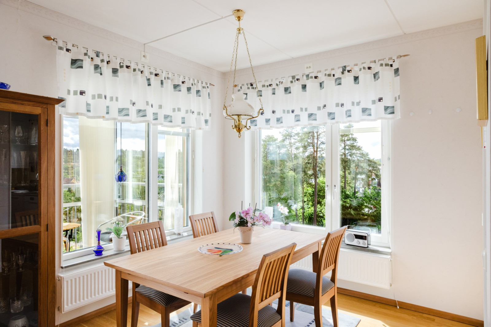Matplats som rymmer många gäster Rönningevägen 2C