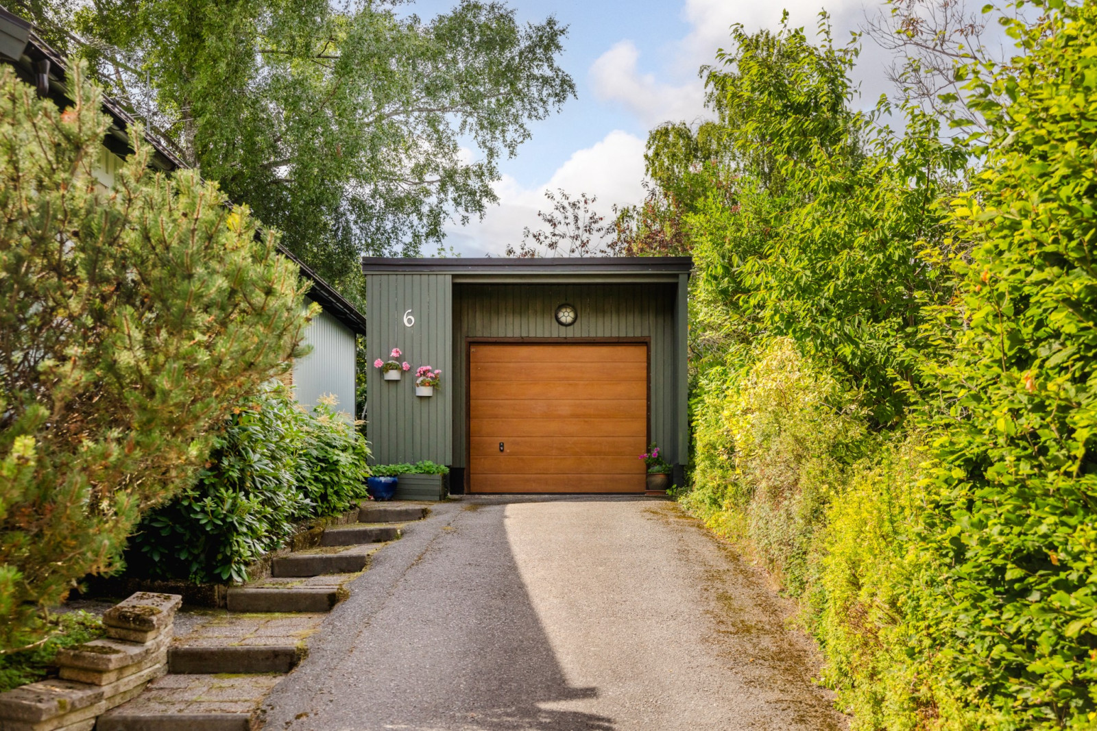 Garage Crusebjörns väg 6