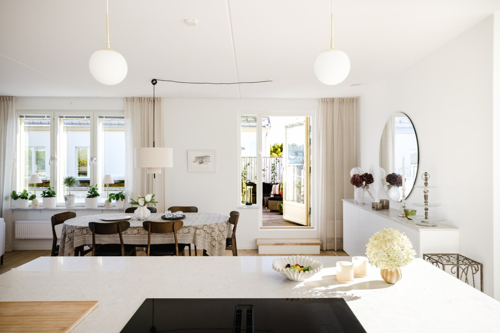 Kök mot matplats Rönninge Torg 14