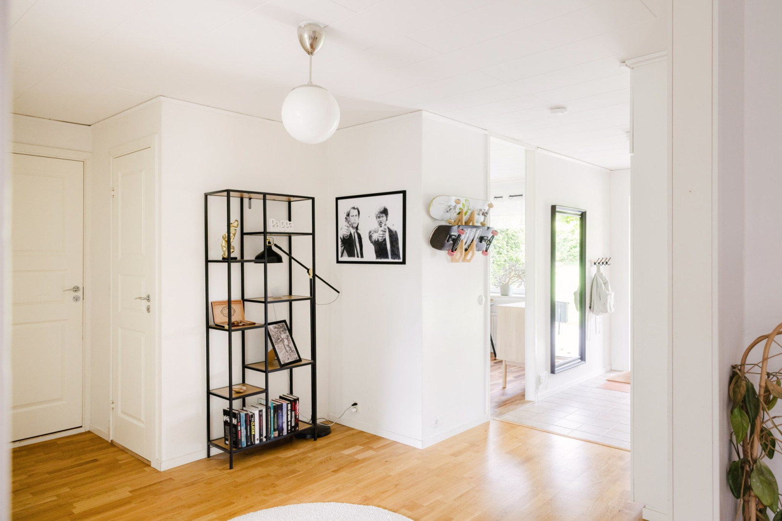 Hall med plats för möblemang Bondestigen 9