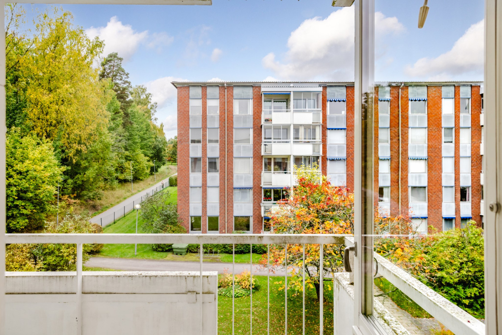 Utsikt från balkong Emanuel Birkes väg 6