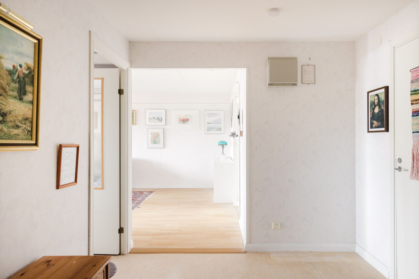 Innehall som binder samman bostadens rum Bergsvägen 1C