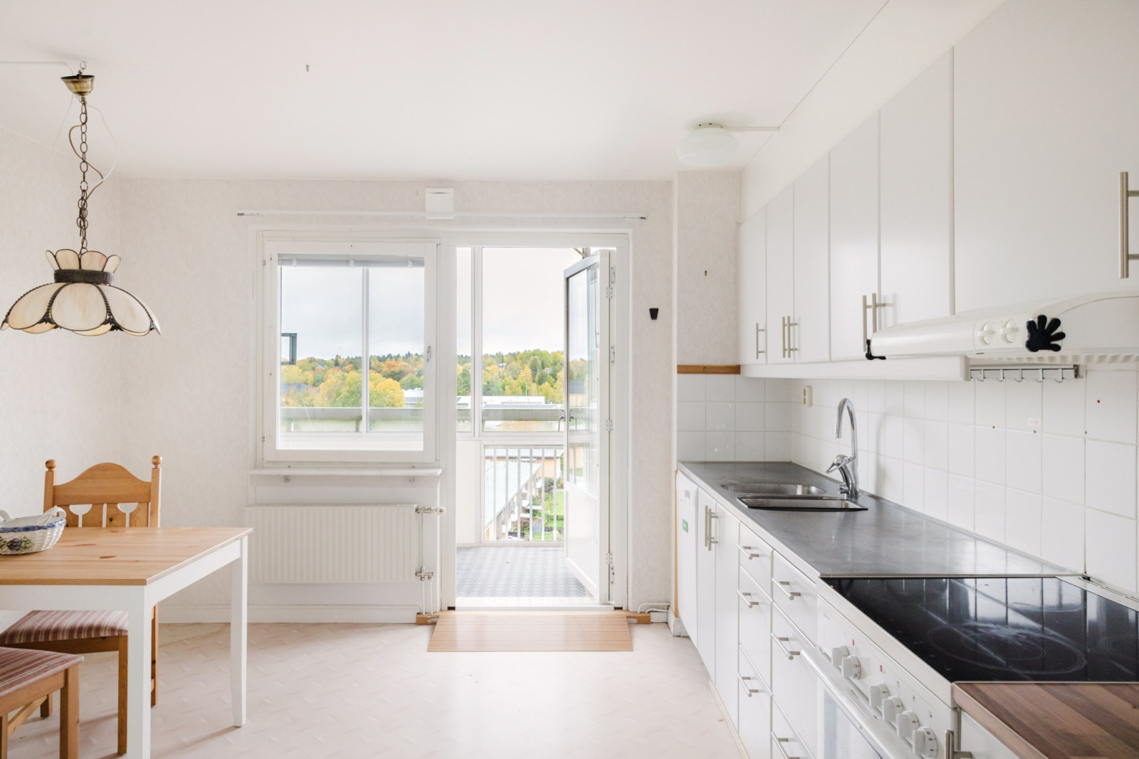 Kök med milsvid utsikt Bergsvägen 1C