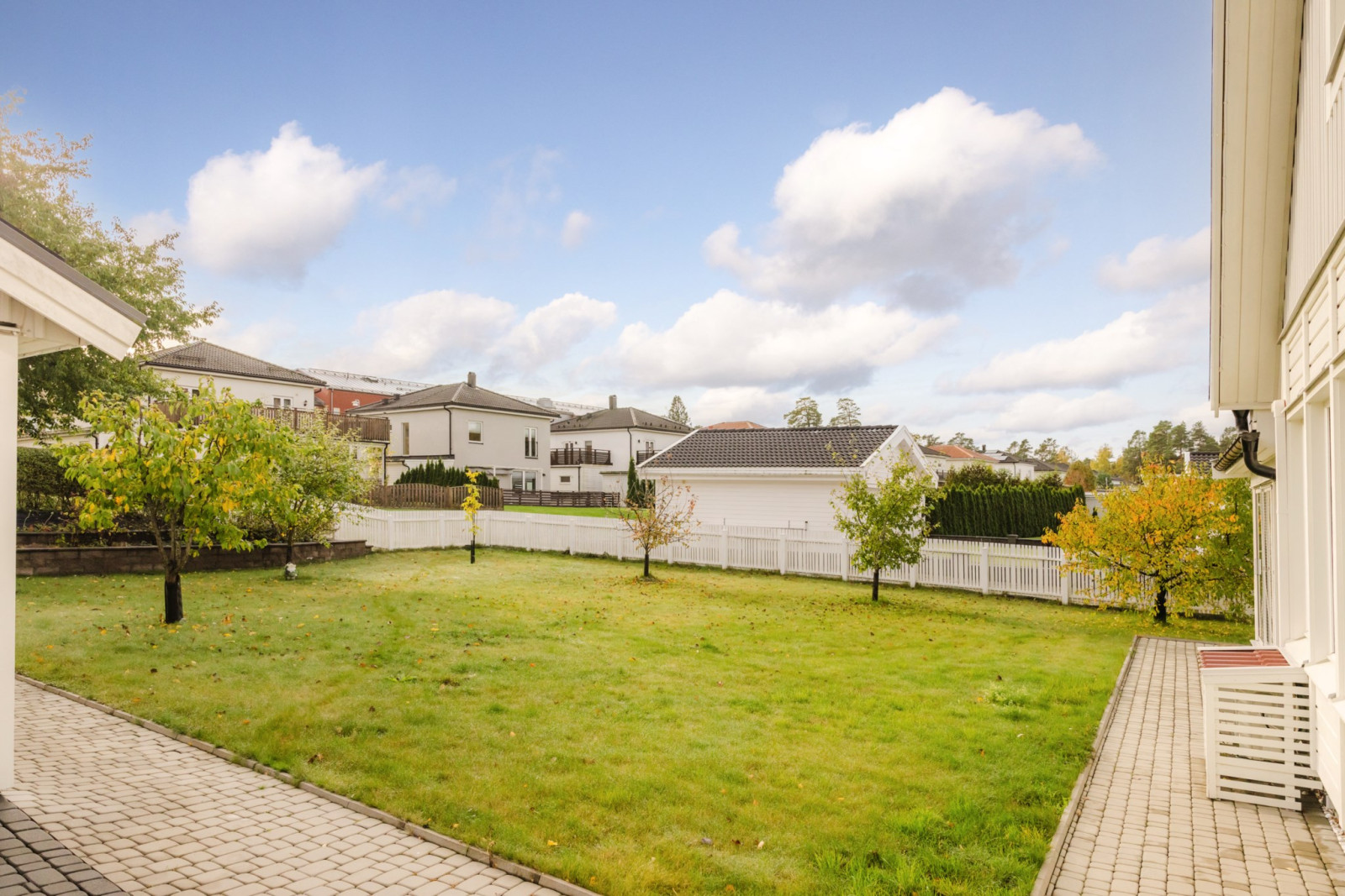 Trädgårdsvy Kapellstigen 18