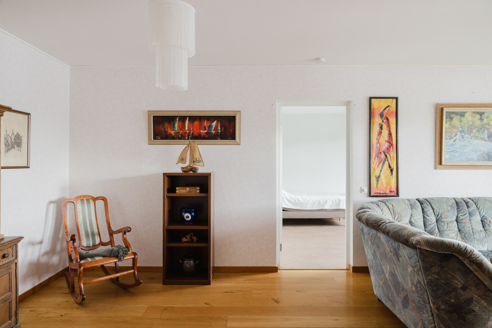 Plats för både soffgrupp och matsalsbord eller övrigt möblemang Emanuel Birkes väg 2