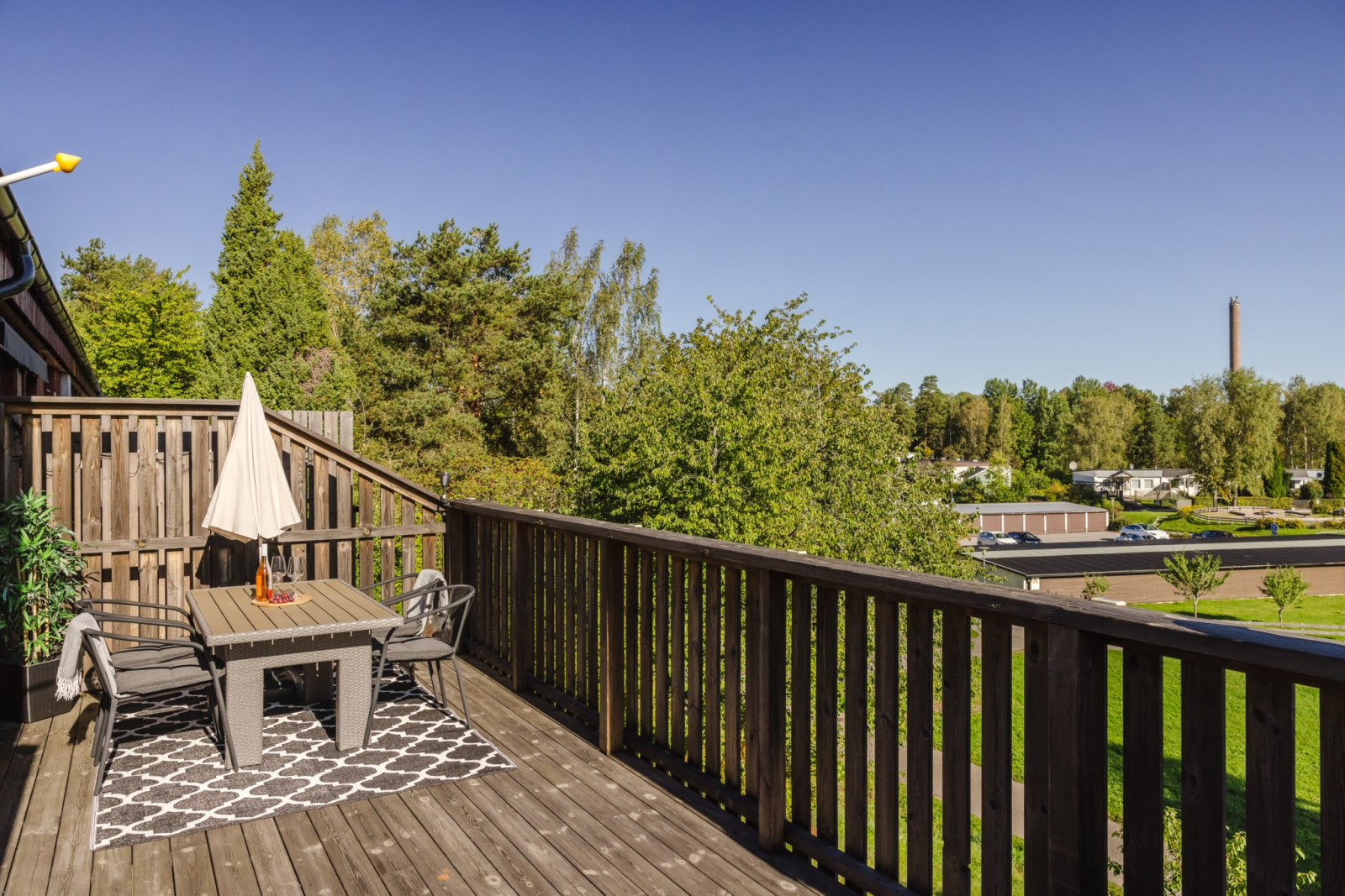 Stor balkong med högt, fritt läge Fjärilstigen 35