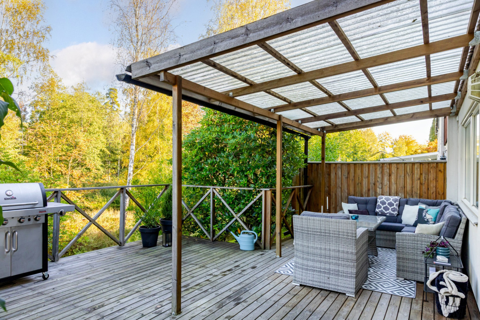 Uteplats i väst Fjärilstigen 102