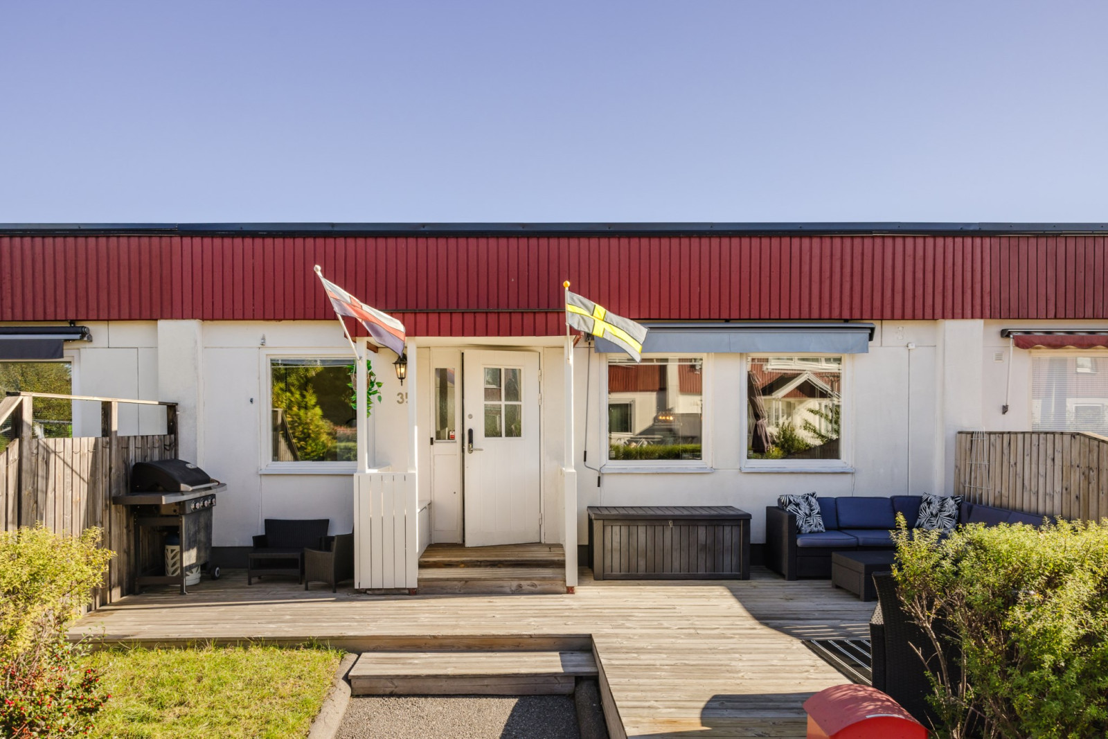 Solig framsida i sydväst Fjärilstigen 35