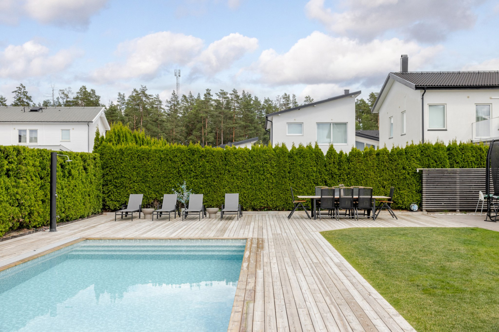 Uteplats / Poolområde Tallåsstigen 6