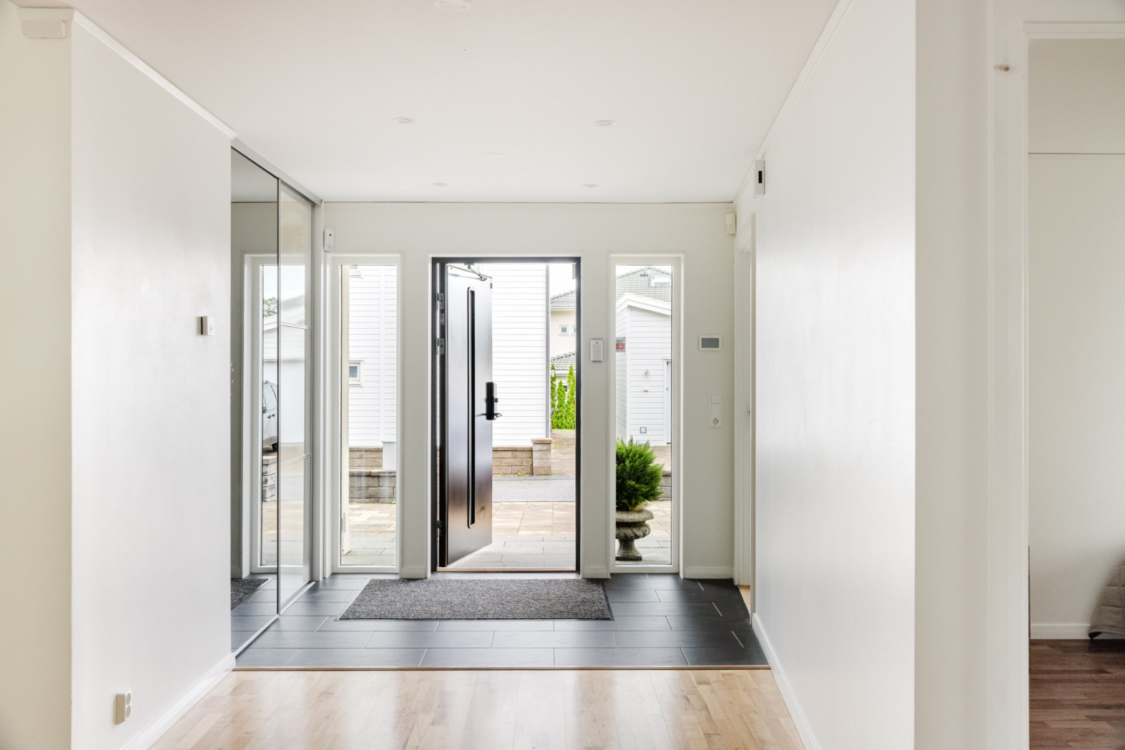 Hall Högvretsvägen 16