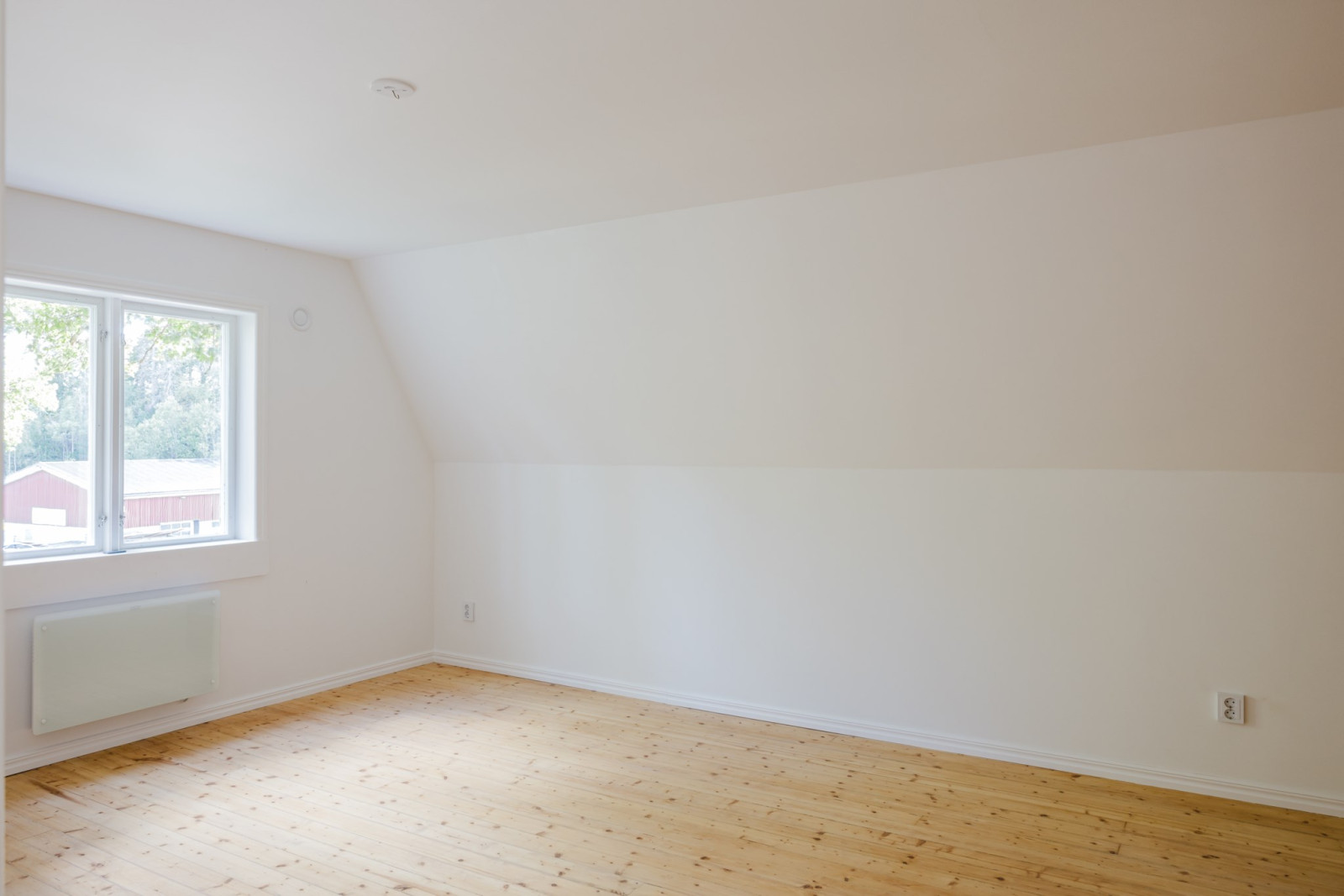 Sovrum 4 Gamla Strängnäsvägen 352