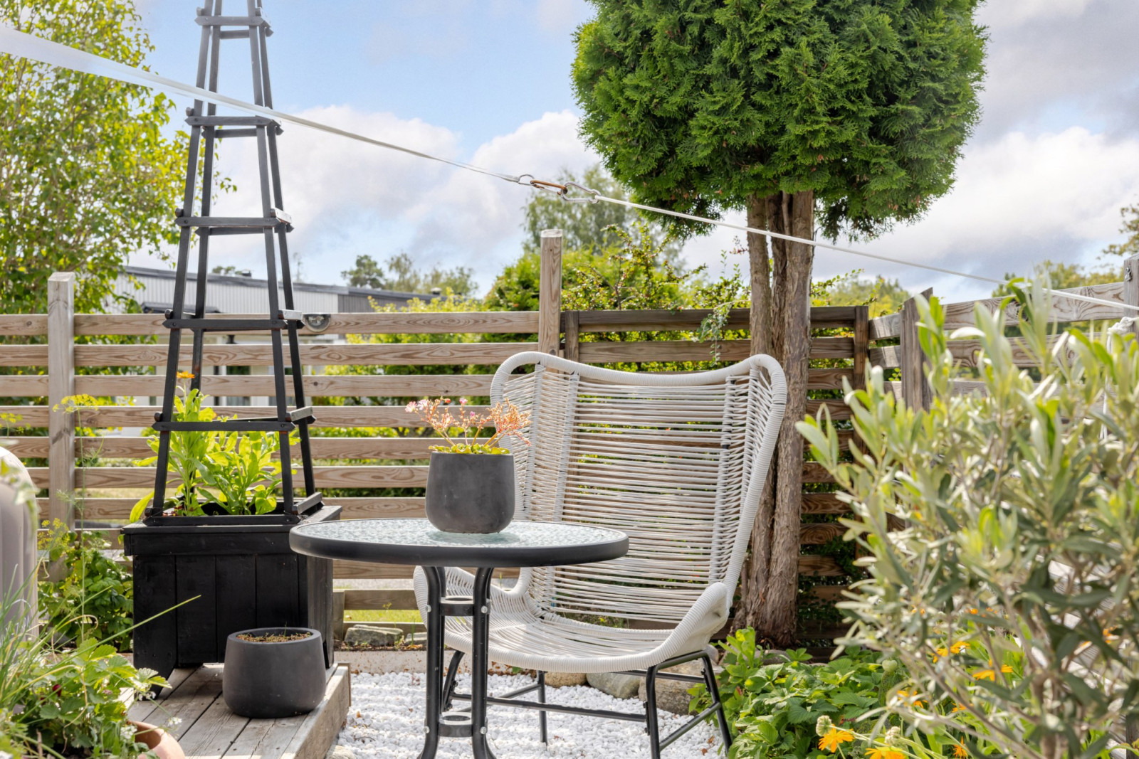 Solig uteplats Fjärilstigen 90