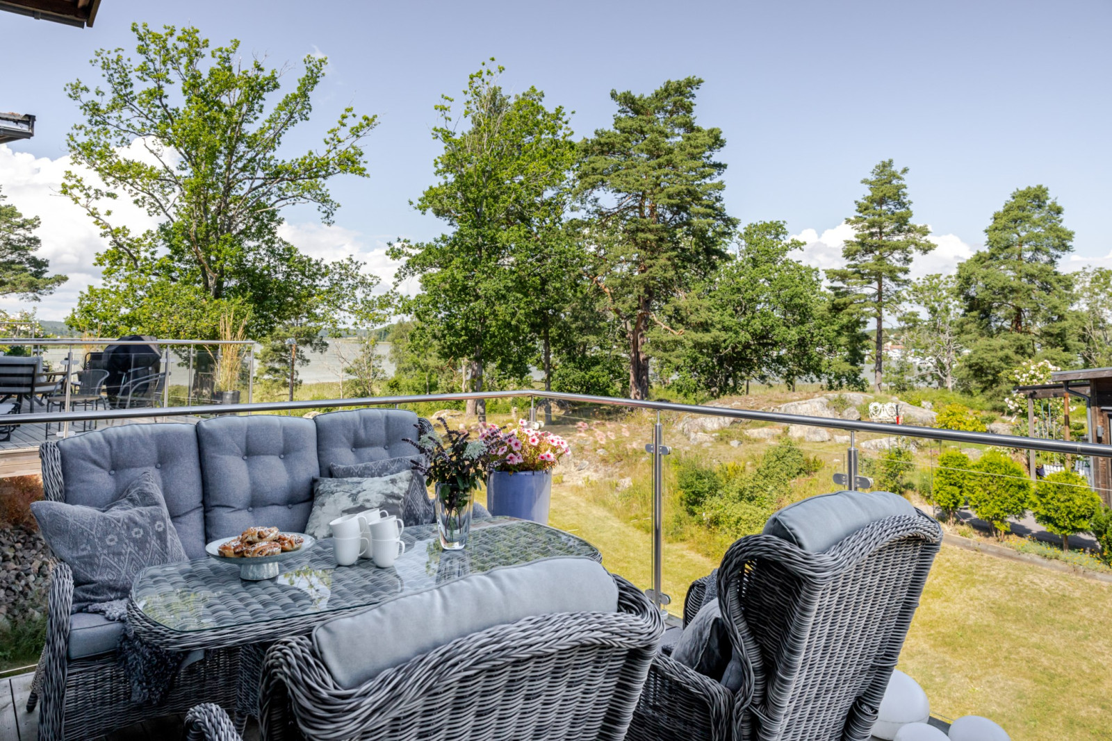 Terrass med sjöutsikt Edanö backe 18