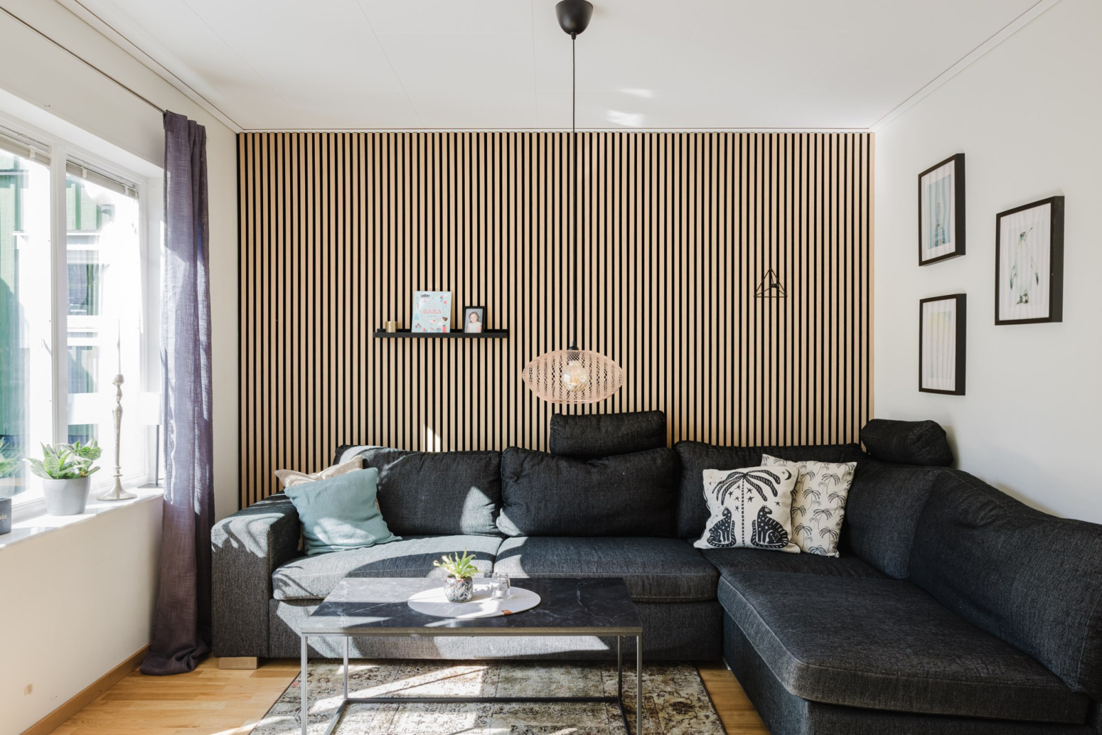 Lättmöblerat vardagsrum Högbackavägen 9