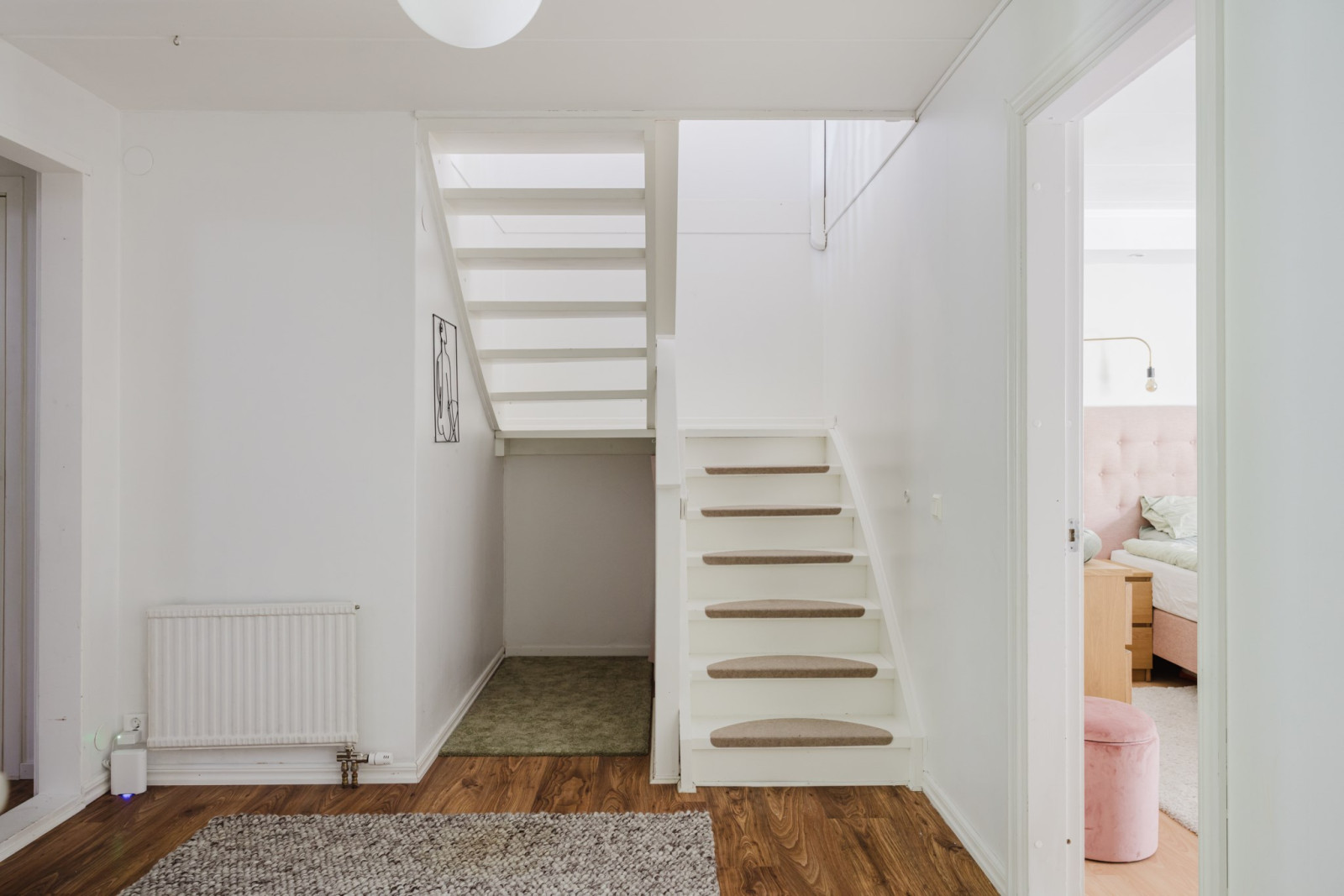 Hall nedre plan Fjärilstigen 90