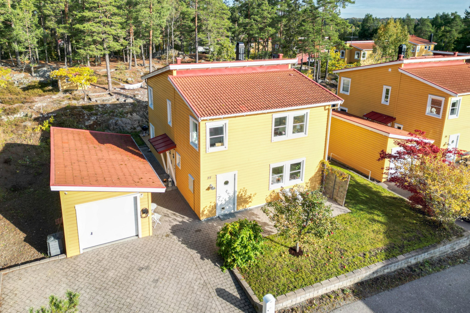 Stor och solig hörntomt Lustigknoppsvägen 27