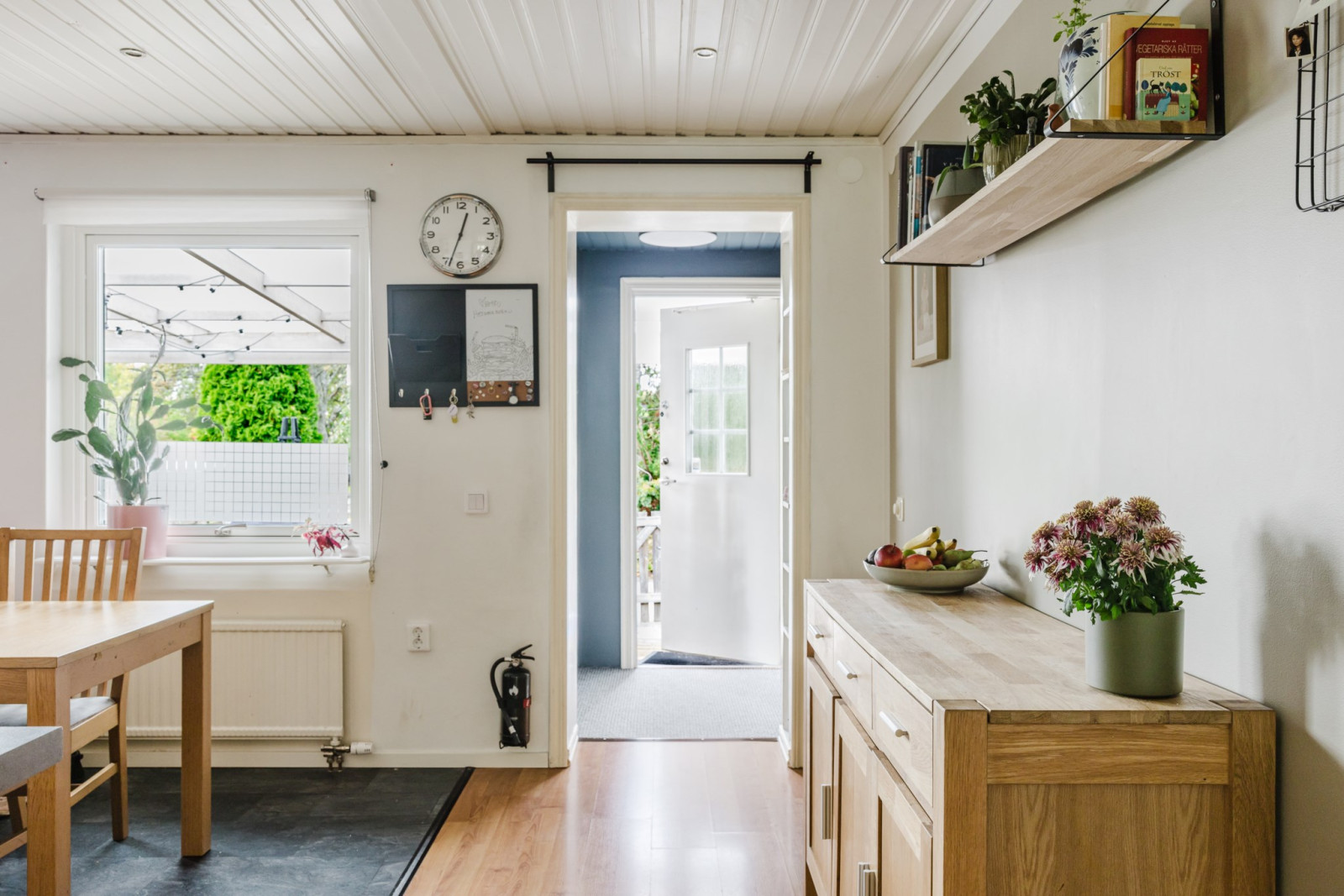 Kök mot tillbyggd hall Fjärilstigen 90