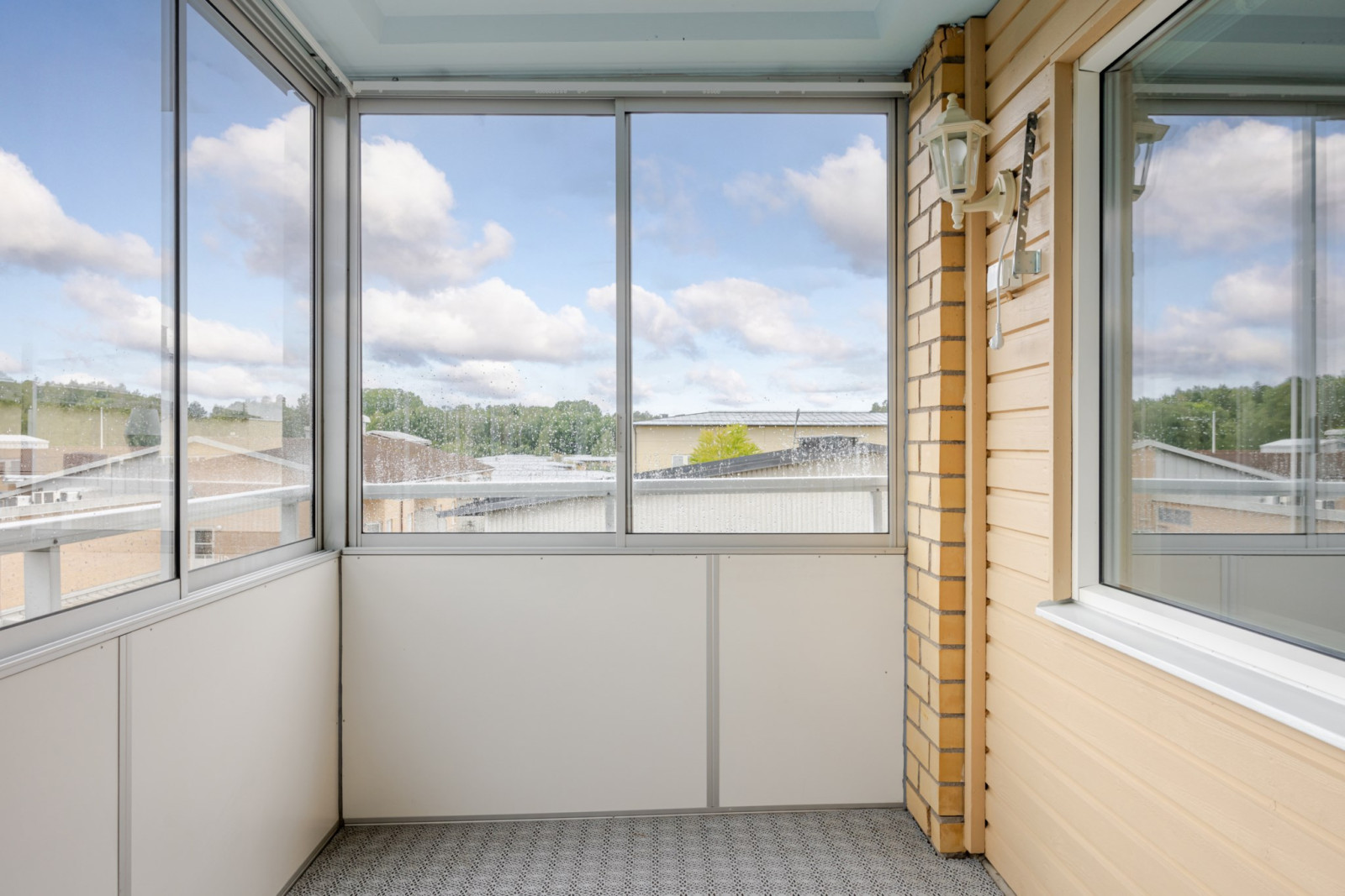 Inglasad balkong Säbytorgsvägen 8C