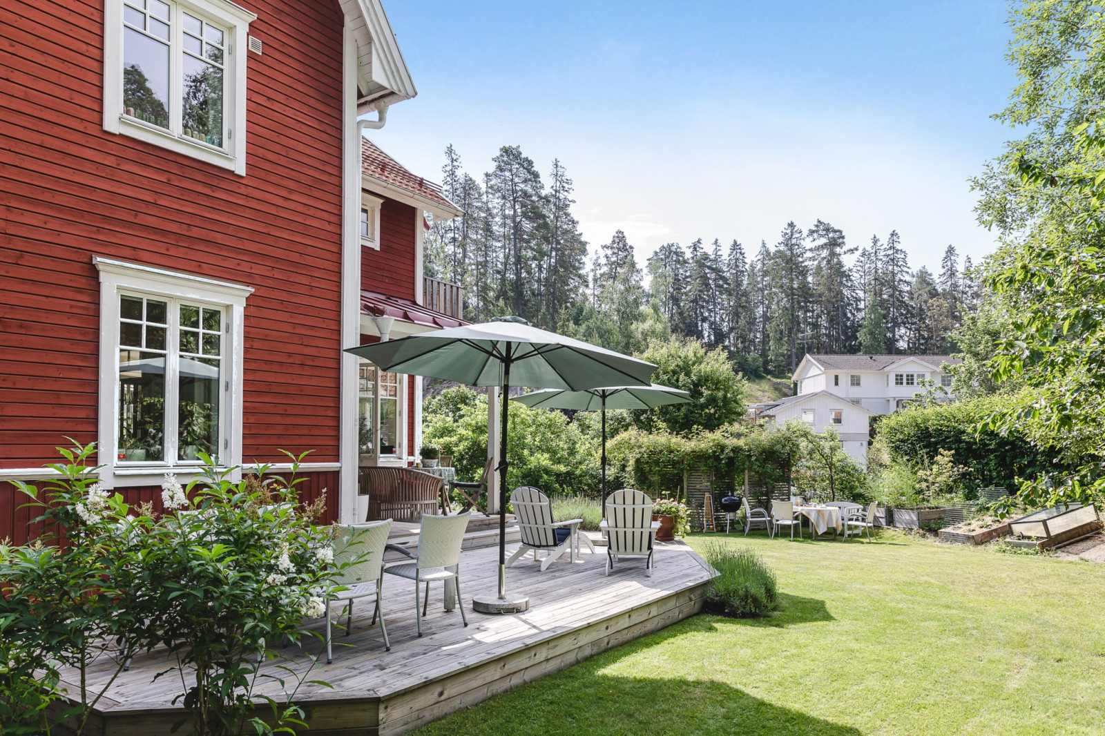Uteplats / Trädgård Bergviksvägen 12