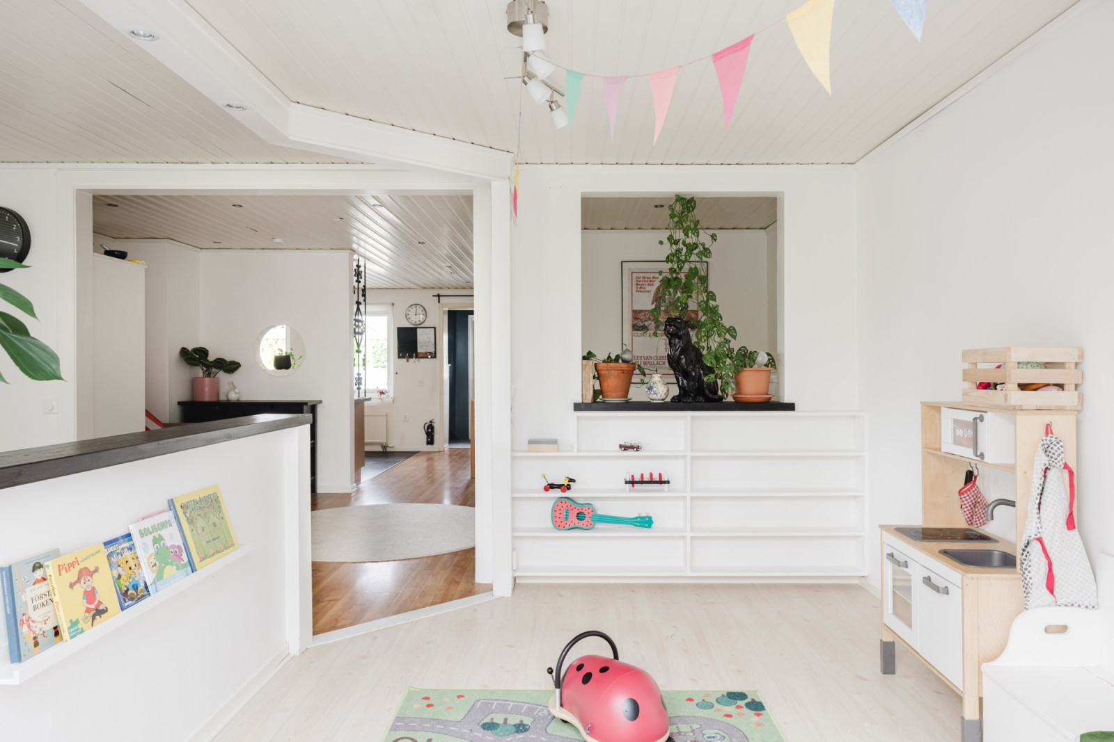 Lekrum mot hall Fjärilstigen 90