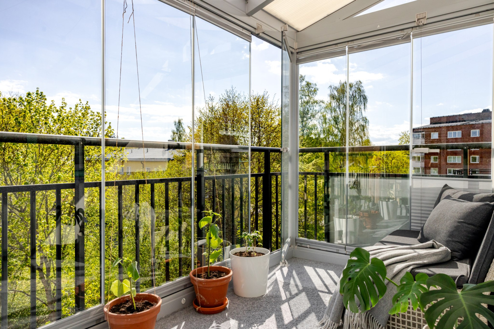 Inglasad balkong Säbytorgsvägen 47