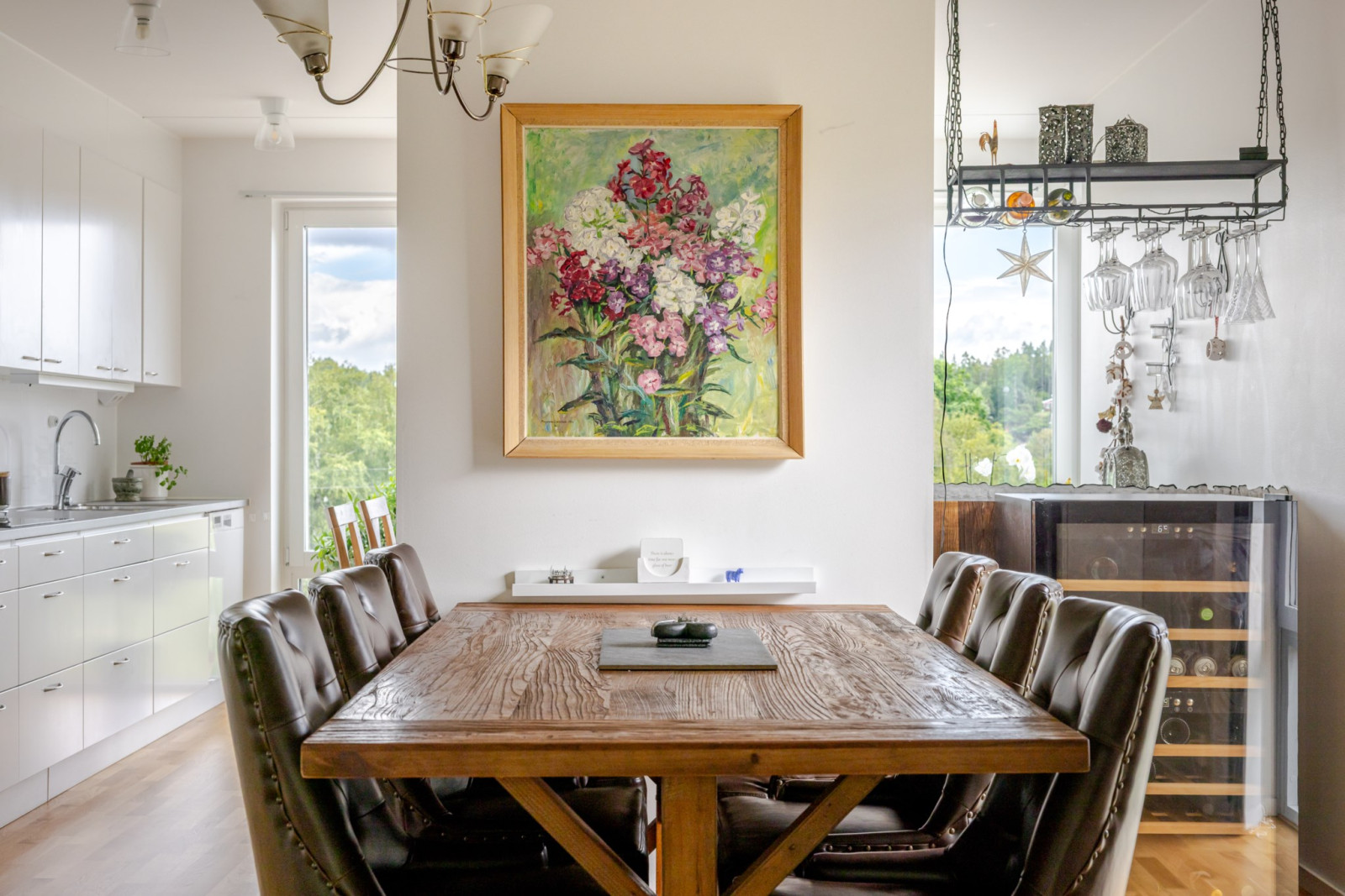 Plats för stort matbord Tallsätravägen 15A