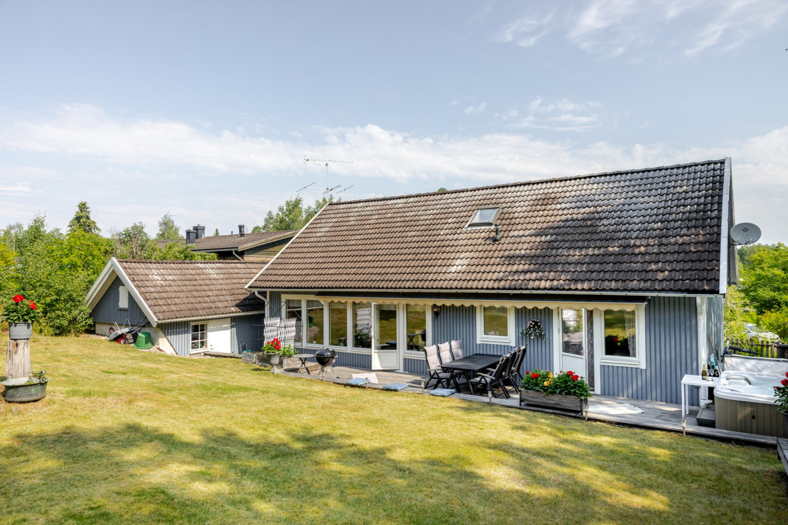 Insynsskyddad baksida Höststigen 1