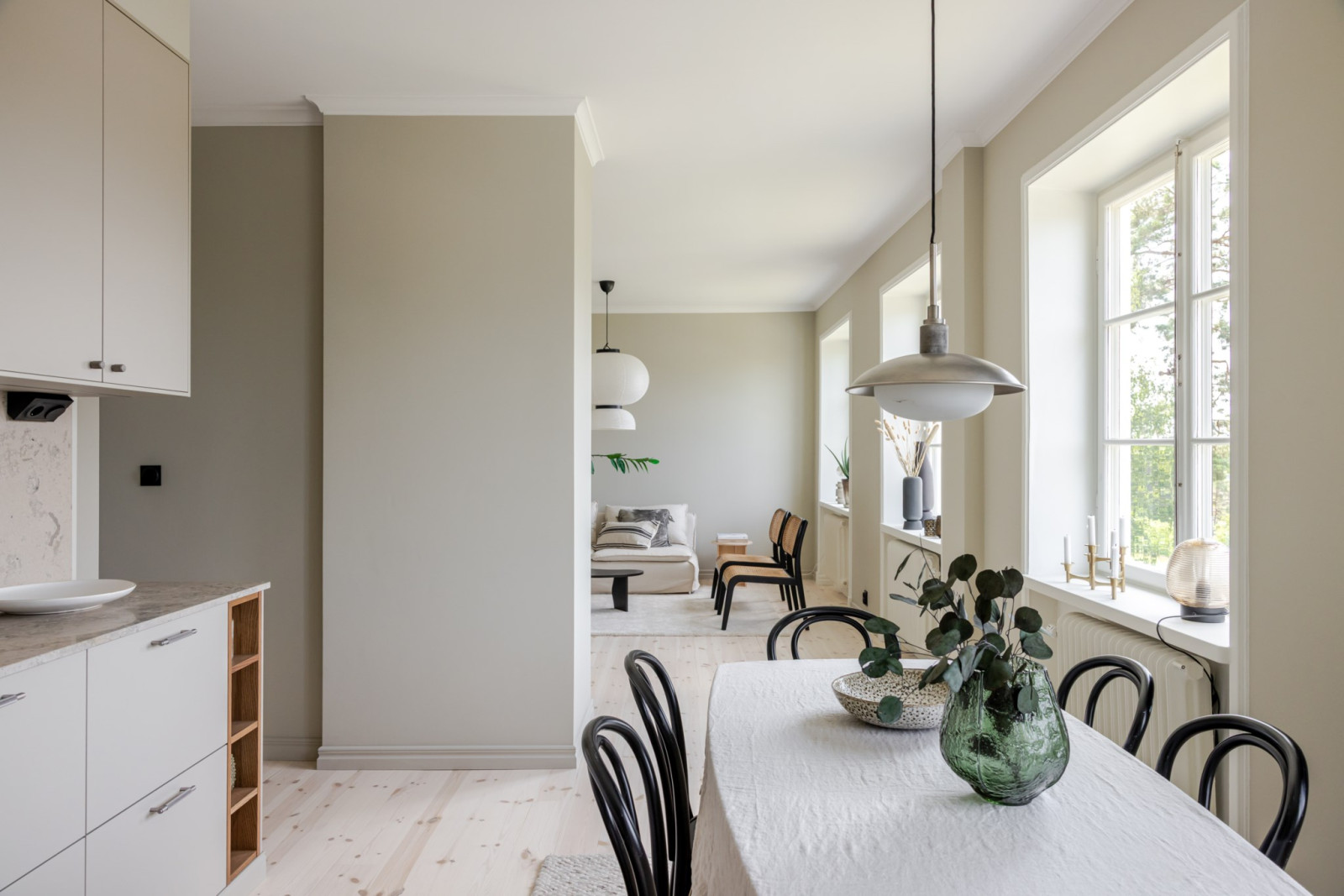 Matplats mot vardagsrum Vattentornsvägen 35