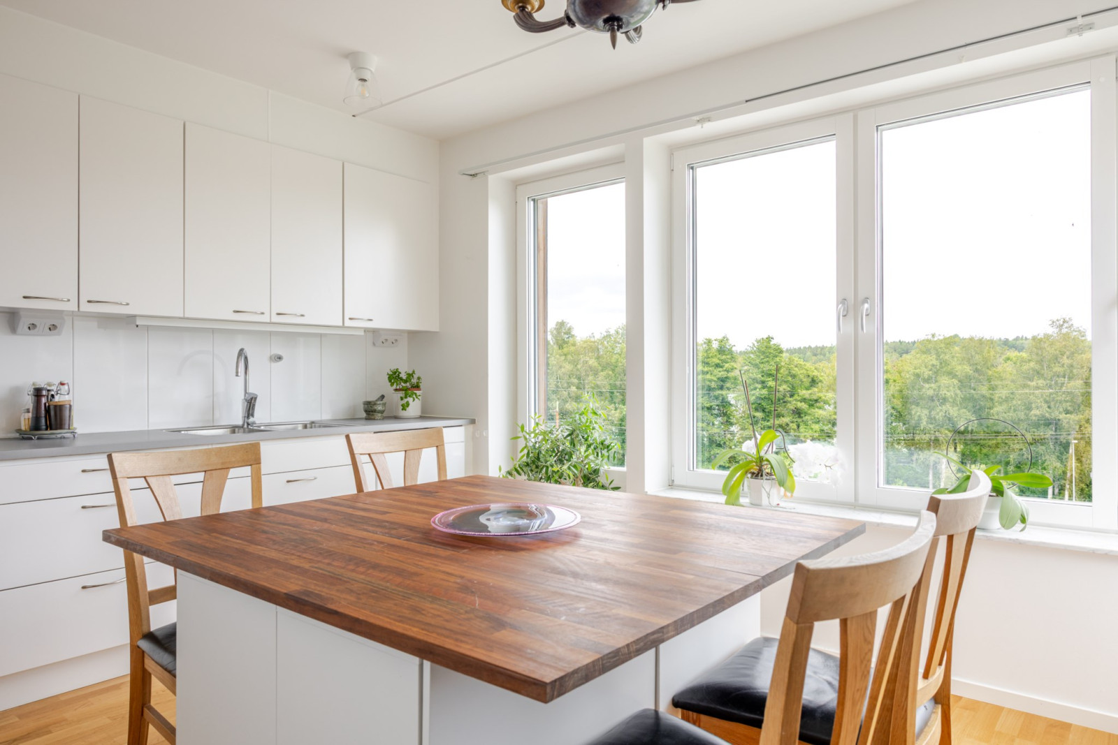 Kök med rymlig matplats Tallsätravägen 15A