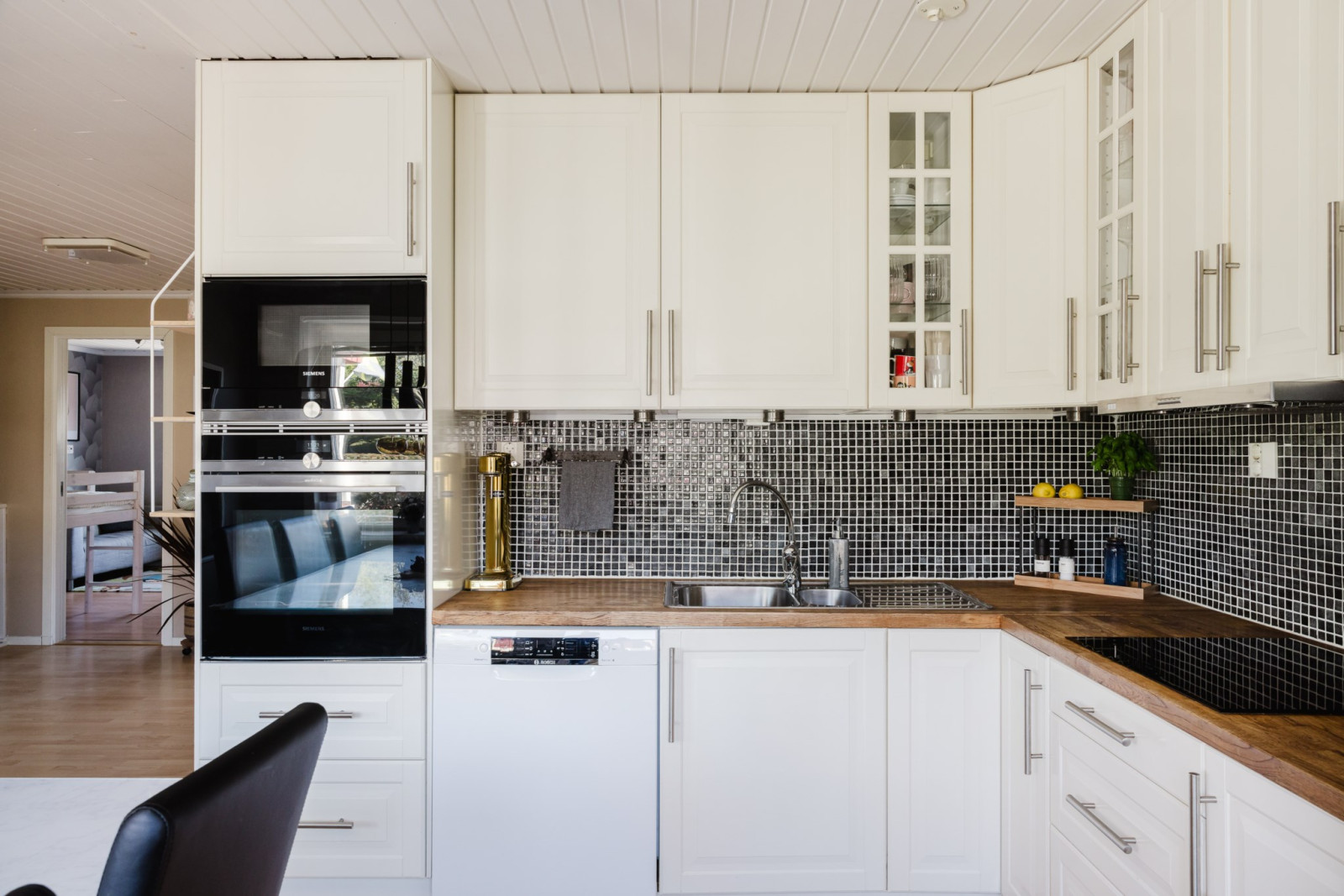 Stilrent och modernt kök Fjärilstigen 35