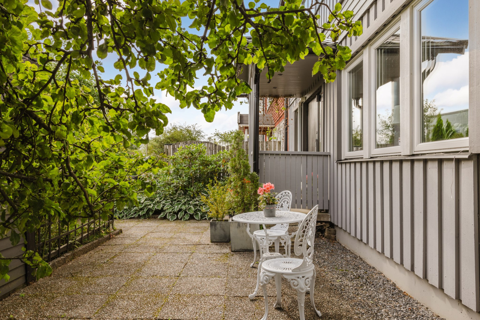 Uteplats på framsidan Fasanstigen 46