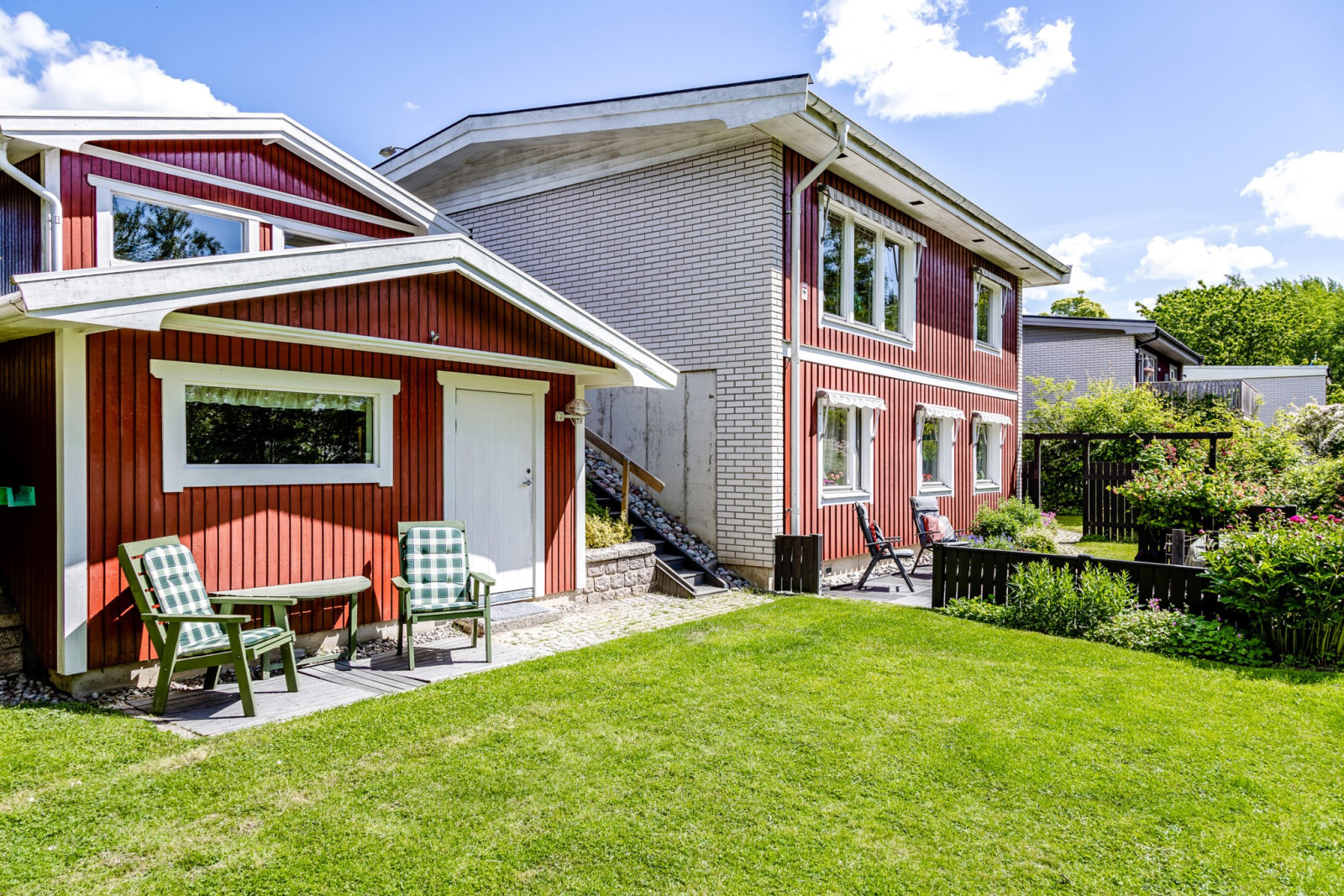 Exteriör och förråd baksida Vinterstigen 7