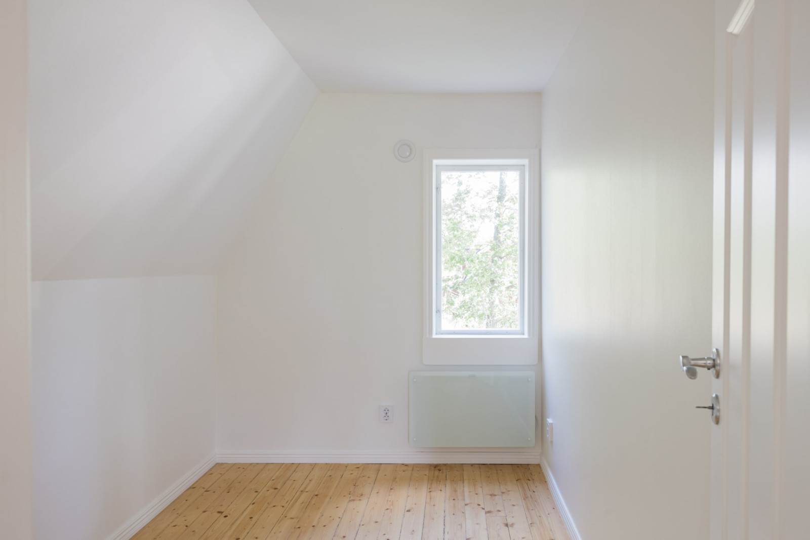 Sovrum 5 Gamla Strängnäsvägen 352