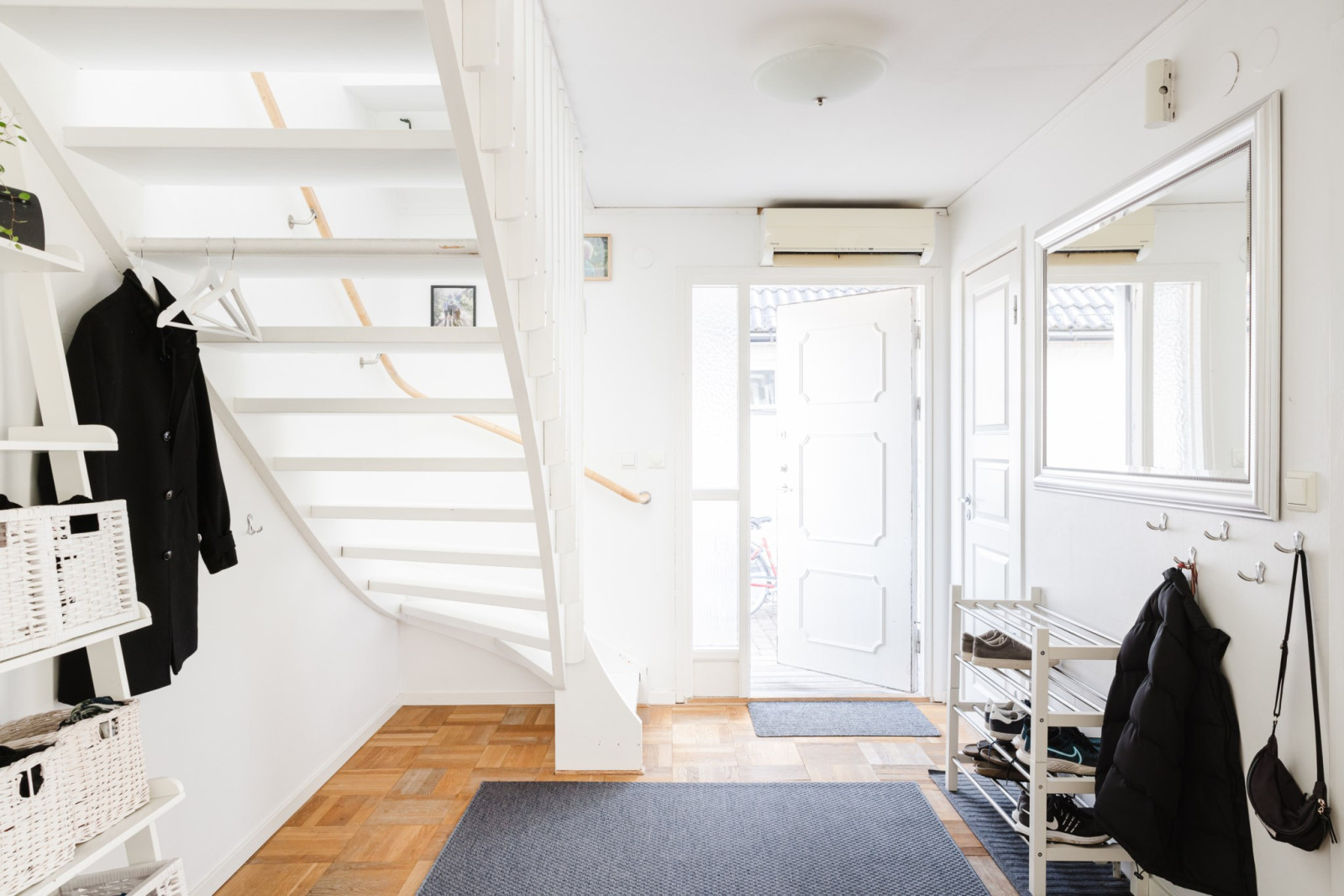 Hall Uttringe gårds väg 35