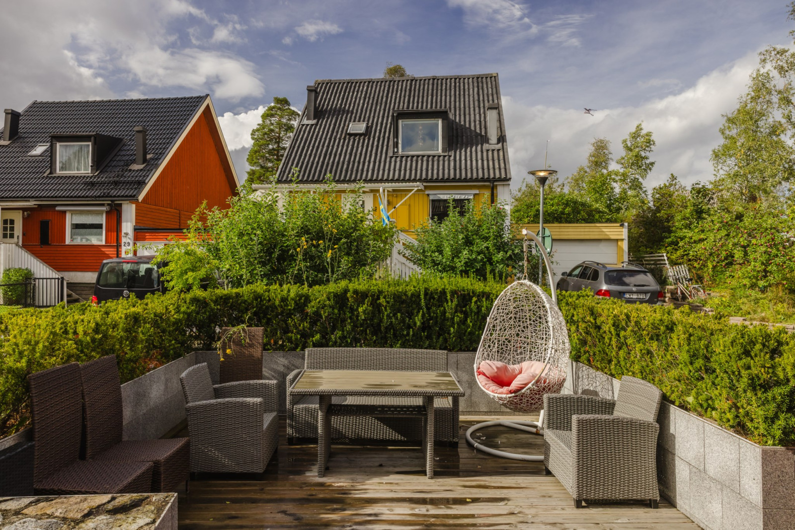 Uteplats på framsida Hökstigen 10